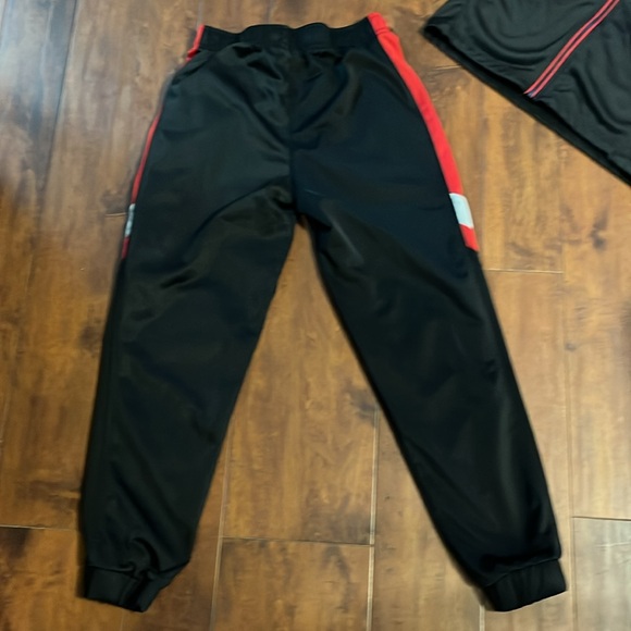 Boys track pants and zip-up hoodie set - Picture 6 of 11